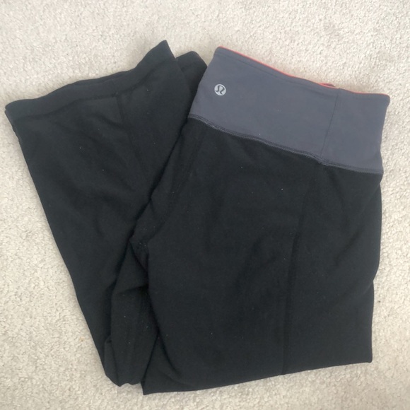 Reversible lululemon crops - Picture 2 of 3